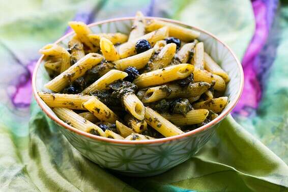 מבעירה את הפה. פסטה תרד וסחוג // צילום: איתיאל ציון